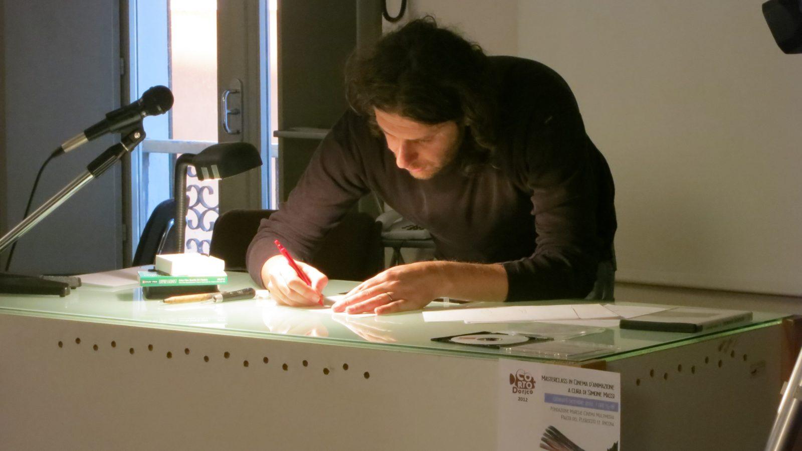 Simone Massi durante la sua masterclass a Corto Dorico 2012